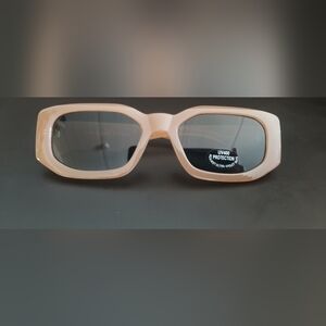 Chic Beige Sunglasses with UV Protection